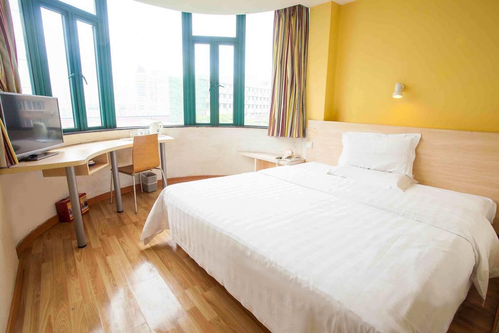 7Days Inn Bazhong Nanchi South Road Phoenix City Eksteriør bilde